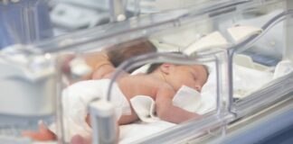 Poród przed terminem – przyczyny i skutki