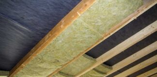 Wybór materiału na sufit drewniany – panele, sklejka czy może listwy? Nowoczesne rozwiązania